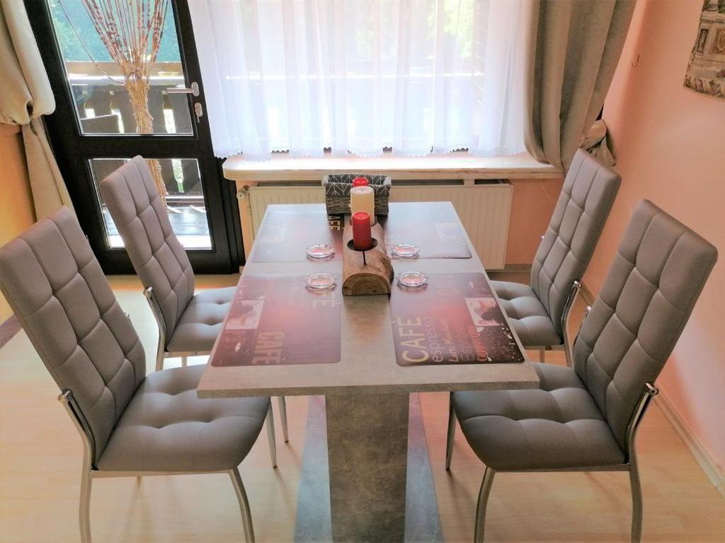 TOP Ferienwohnung mit Tiefgaragenstellplatz, auch für längere Aufenthalte Sasbachwalden Exterior foto